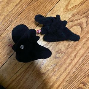Black 0-3M zutano baby booties.